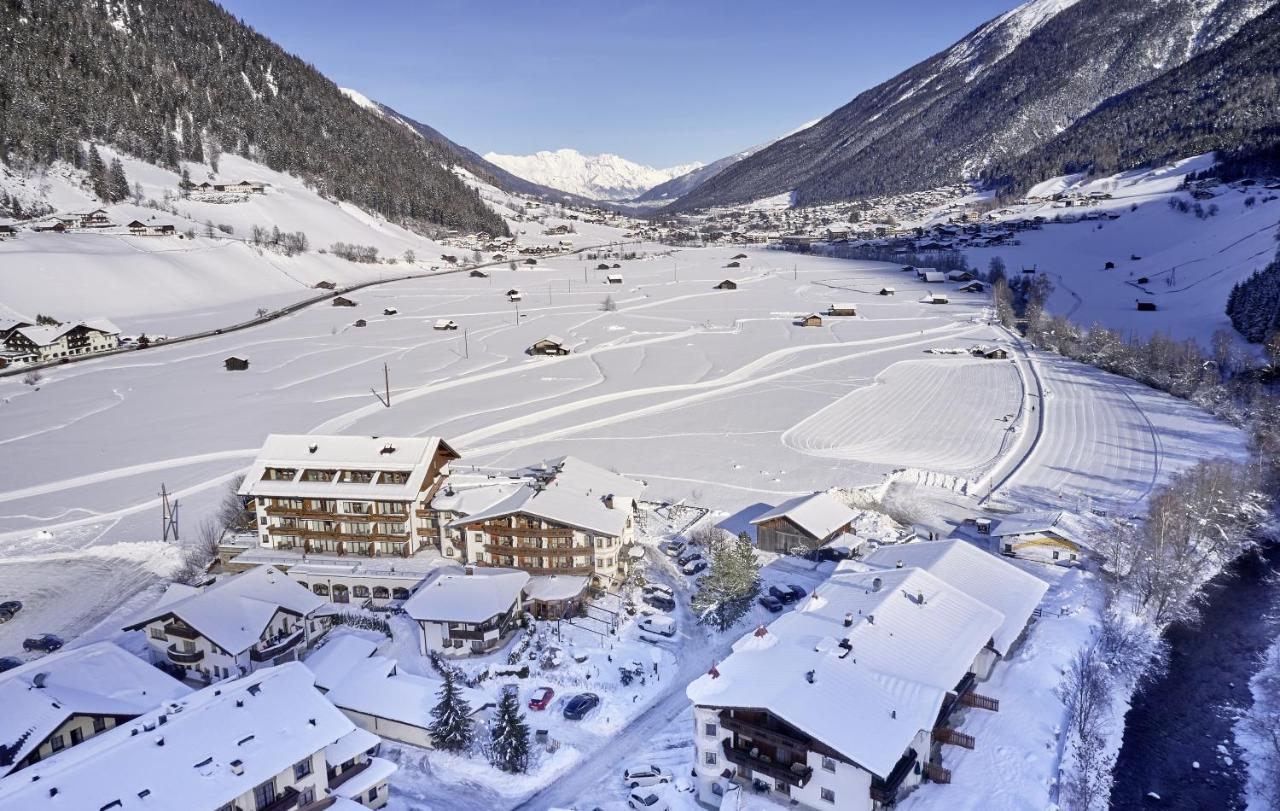 Alpeiner - Nature Resort Tirol Neustift im Stubaital Luaran gambar
